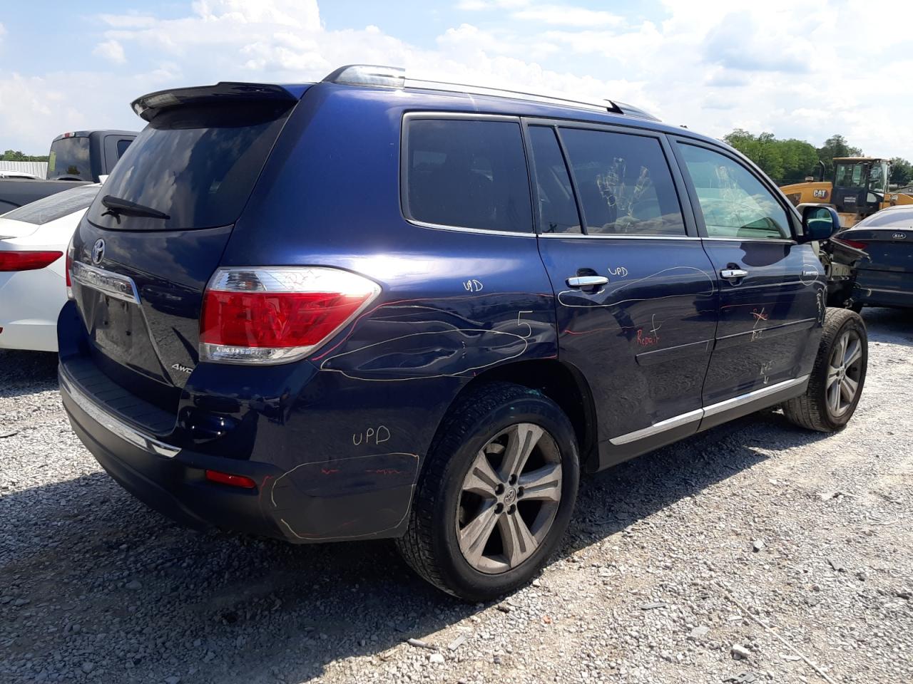 Lot #2833814057 2013 TOYOTA HIGHLANDER