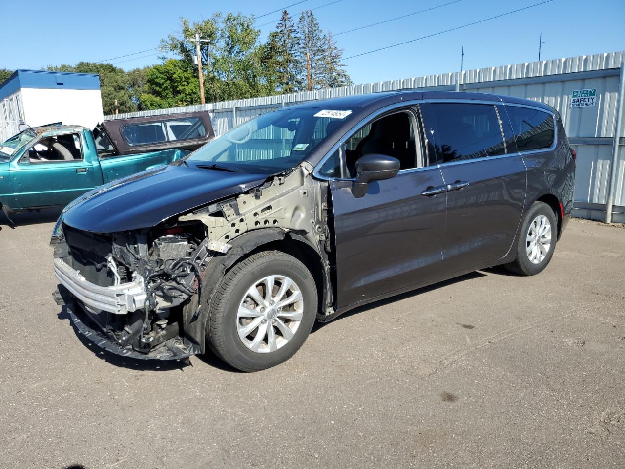 Chrysler Pacifica 2018 RU