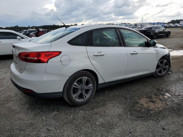 VIN 1FADP3F27JL227277 2018 Ford Focus, SE no.3