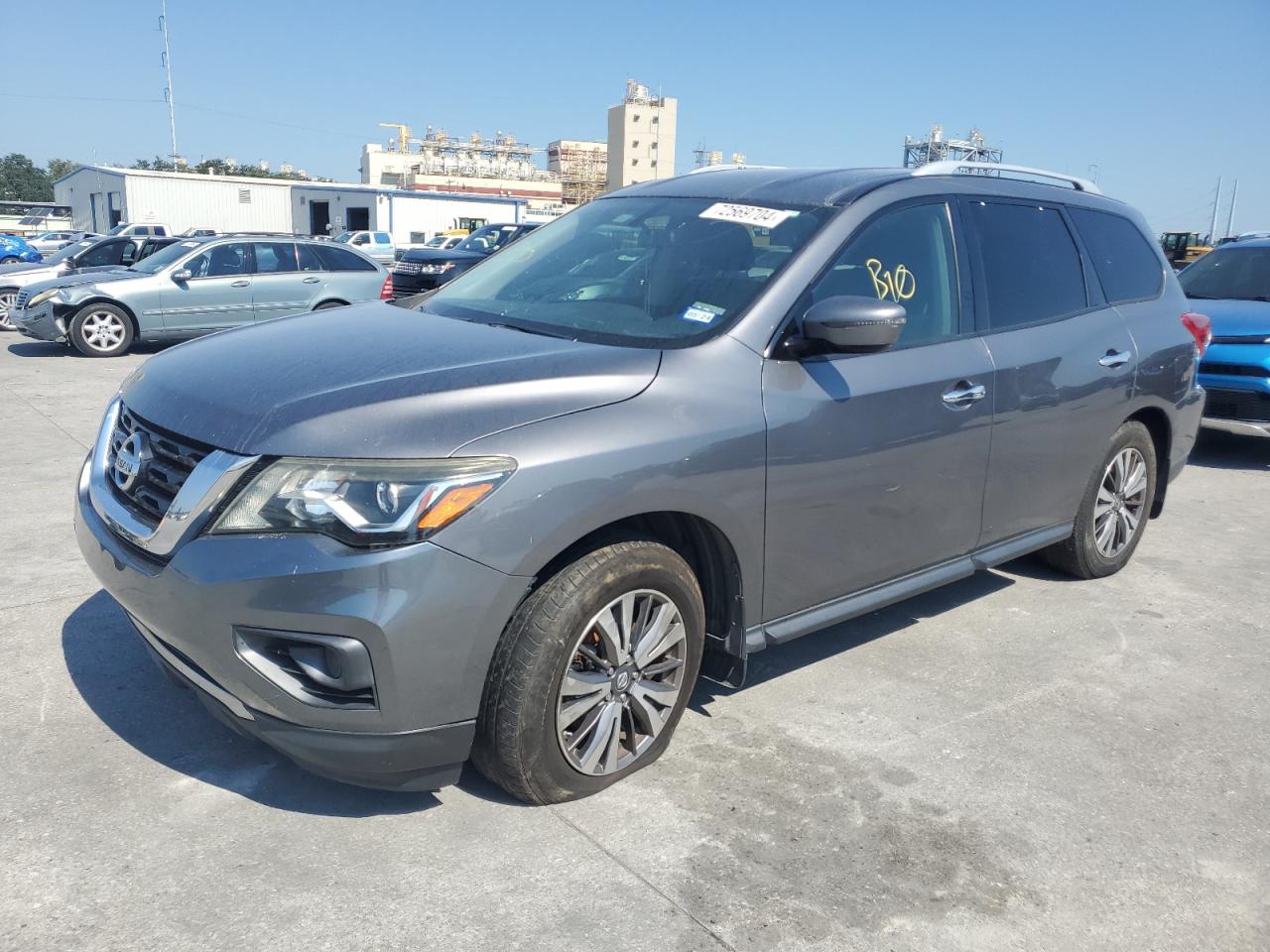  Salvage Nissan Pathfinder