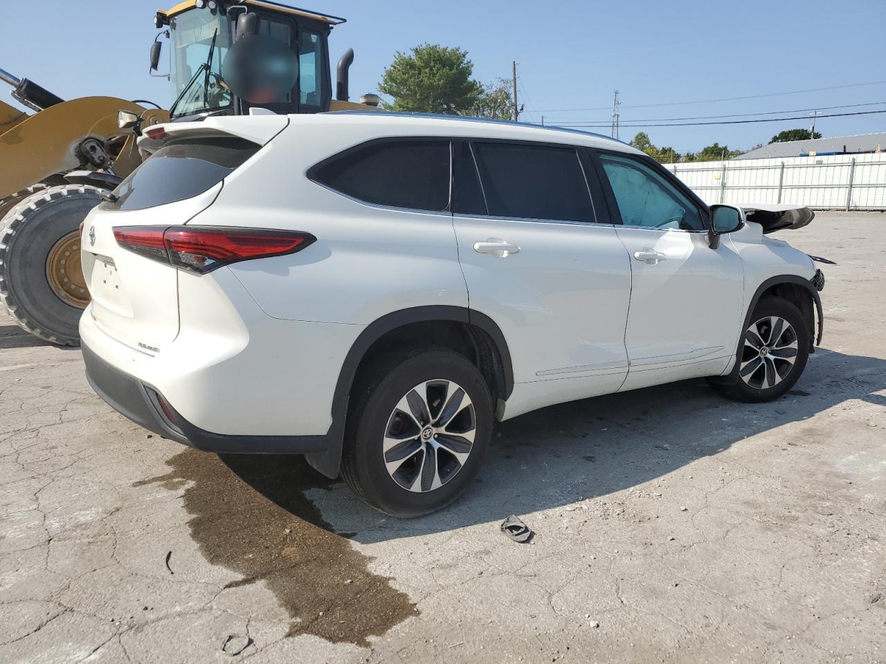 Lot #2945585072 2020 TOYOTA HIGHLANDER