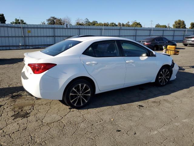 VIN 2T1BURHE6JC054198 2018 Toyota Corolla, L no.3