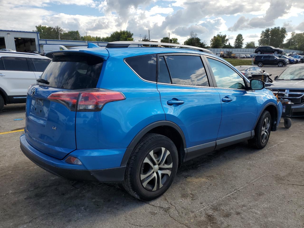 Lot #2999263439 2018 TOYOTA RAV4 LE