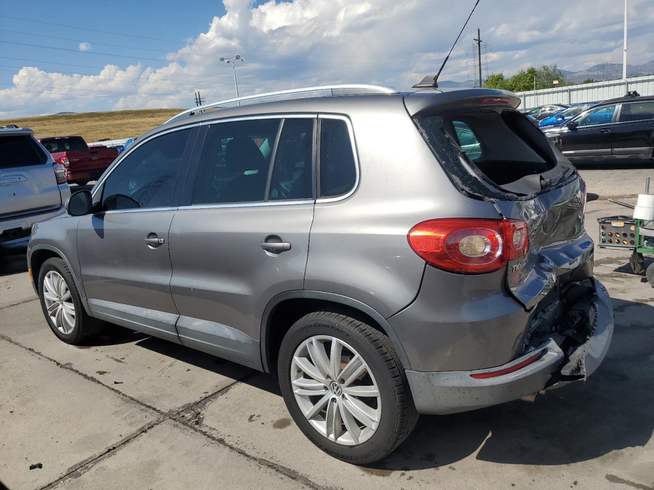 Lot #3029708088 2010 VOLKSWAGEN TIGUAN SE