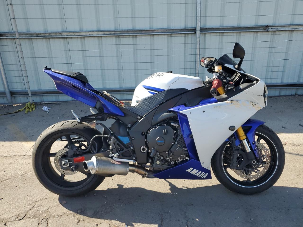 Lot #3044515729 2014 YAMAHA YZFR1