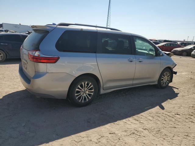 VIN 5TDYZ3DC2JS920595 2018 Toyota Sienna, Xle no.3