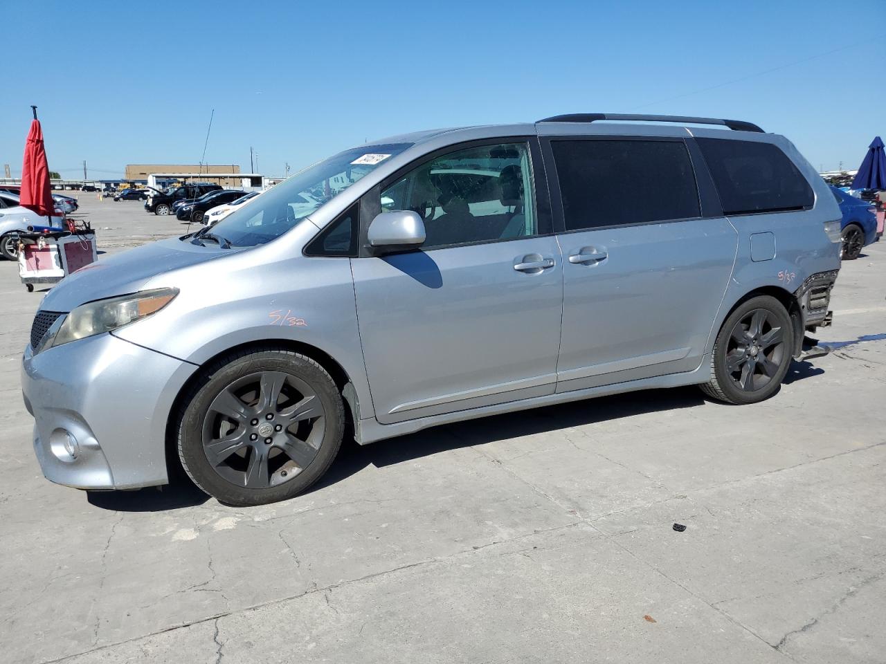 Toyota Sienna 2011 S grade