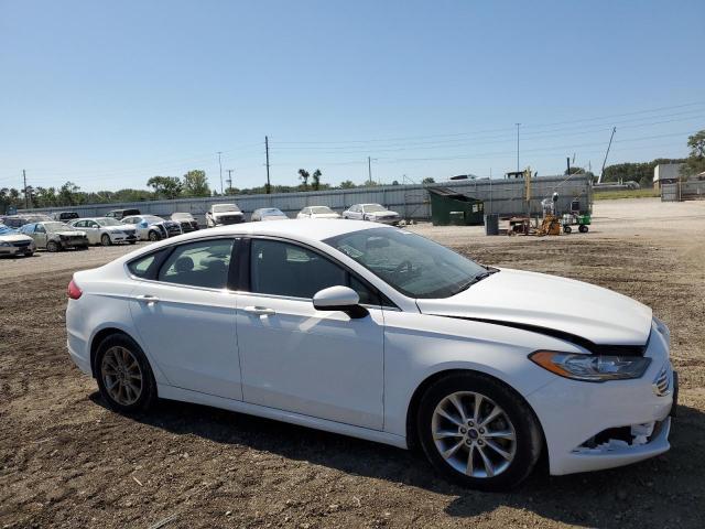 VIN 3FA6P0HD5HR172183 2017 Ford Fusion, SE no.4