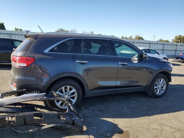 VIN 5XYPGDA57HG333233 2017 KIA Sorento, LX no.3