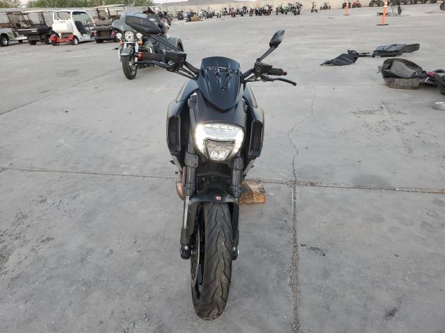2015 DUCATI DIAVEL ZDM13BSW1FB022115