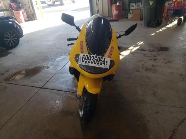 SUZUKI TL1000 R 2000 yellow  gas JS1VT52A5Y2101299 photo #3