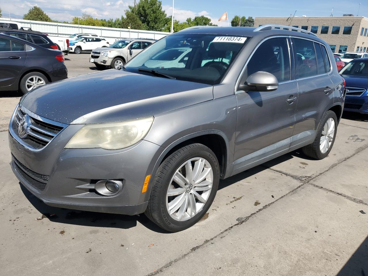 Lot #3029708088 2010 VOLKSWAGEN TIGUAN SE