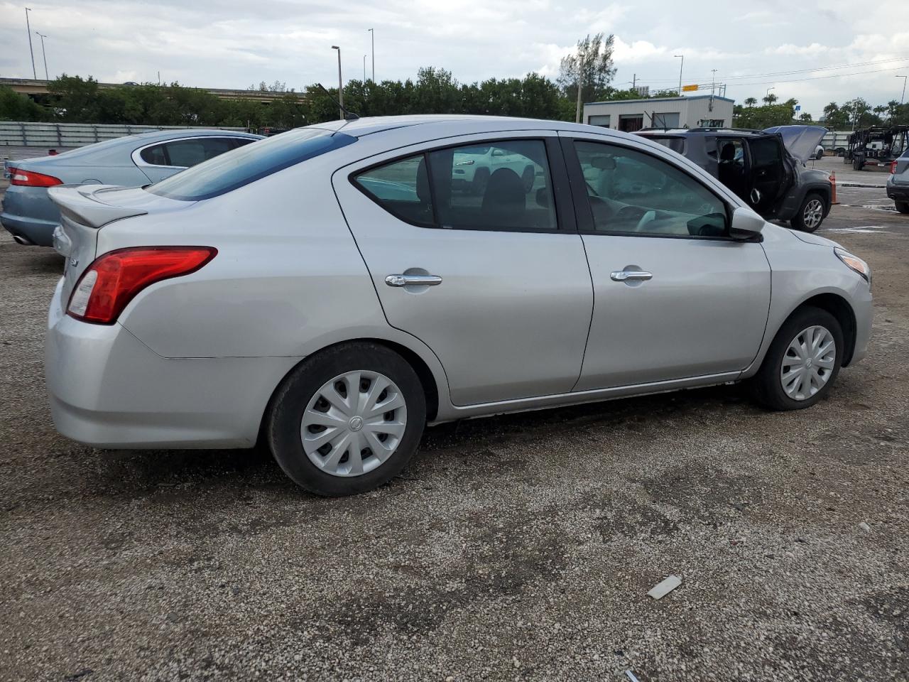 Lot #2894835837 2019 NISSAN VERSA S