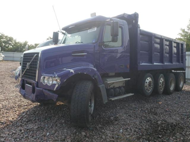 VOLVO VHD 2004 purple conventi diesel 4V5KC9GG24N354991 photo #3