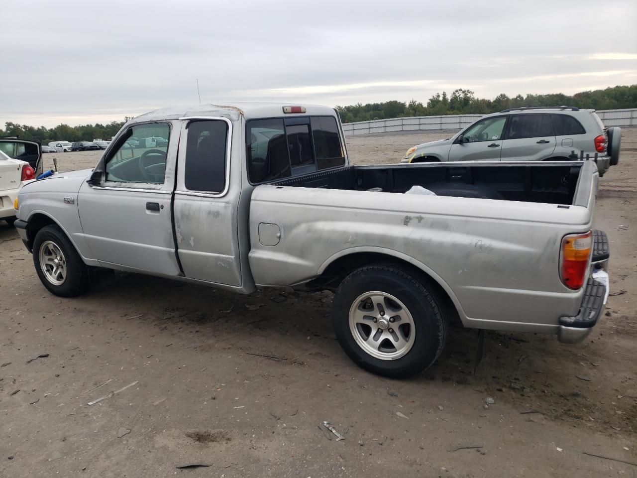 MAZDA B3000 CAB 2001 silver  gas 4F4YR16U21TM19404 photo #3