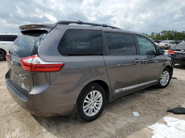 VIN 5TDYZ3DC3HS835310 2017 Toyota Sienna, Xle no.3