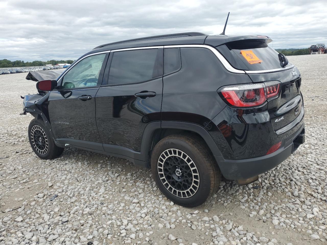 Lot #3050459246 2017 JEEP COMPASS LA