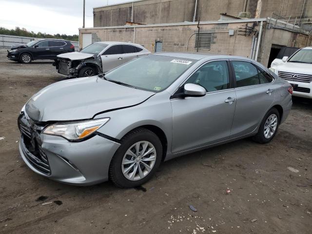 VIN 4T4BF1FK7FR489652 2015 Toyota Camry, LE no.1