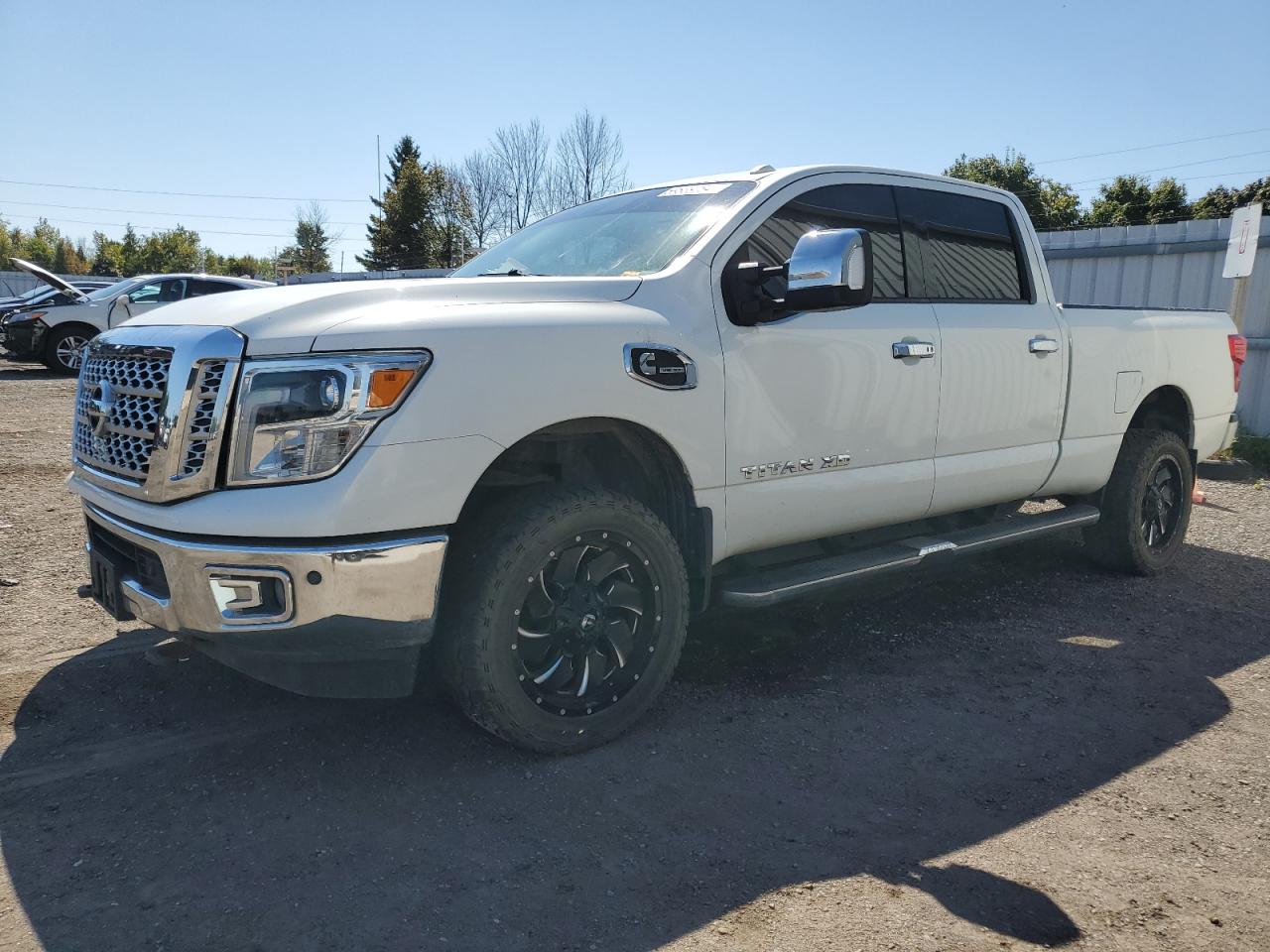 NISSAN TITAN SL