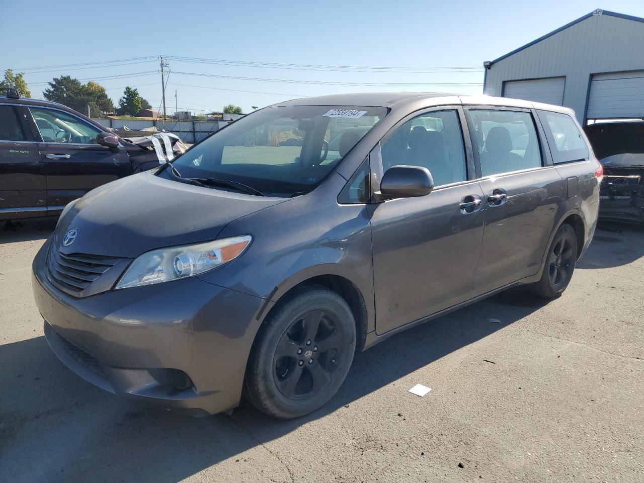 Toyota Sienna 2011 E grade