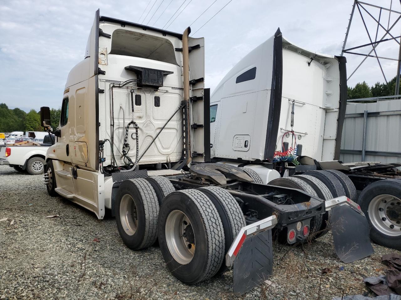 Lot #2988660280 2016 FREIGHTLINER CASCADIA 1