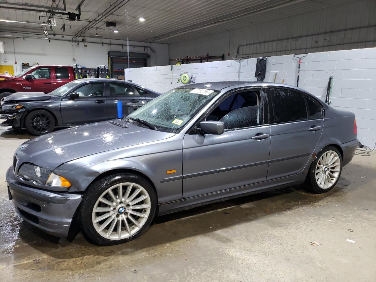 BMW 325i 2001 3-Series