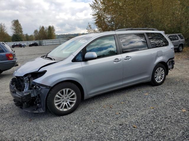 VIN 5TDYZ3DC1HS809465 2017 Toyota Sienna, Xle no.1