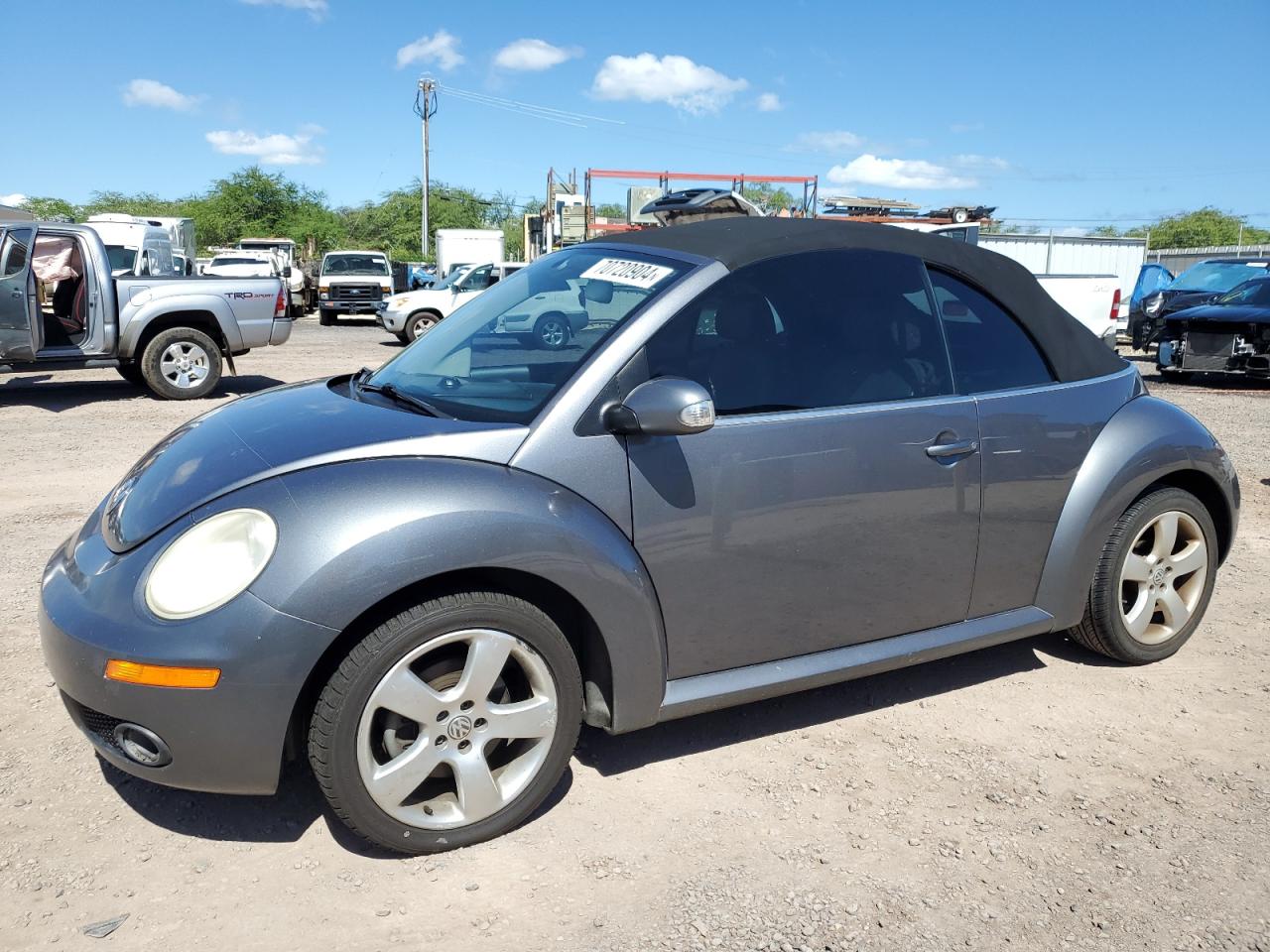 Lot #2903127746 2006 VOLKSWAGEN NEW BEETLE