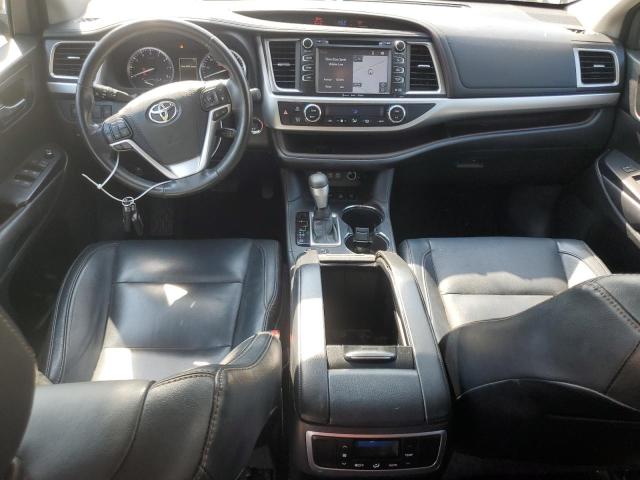 VIN 5TDJZRFH5HS520991 2017 Toyota Highlander, SE no.8