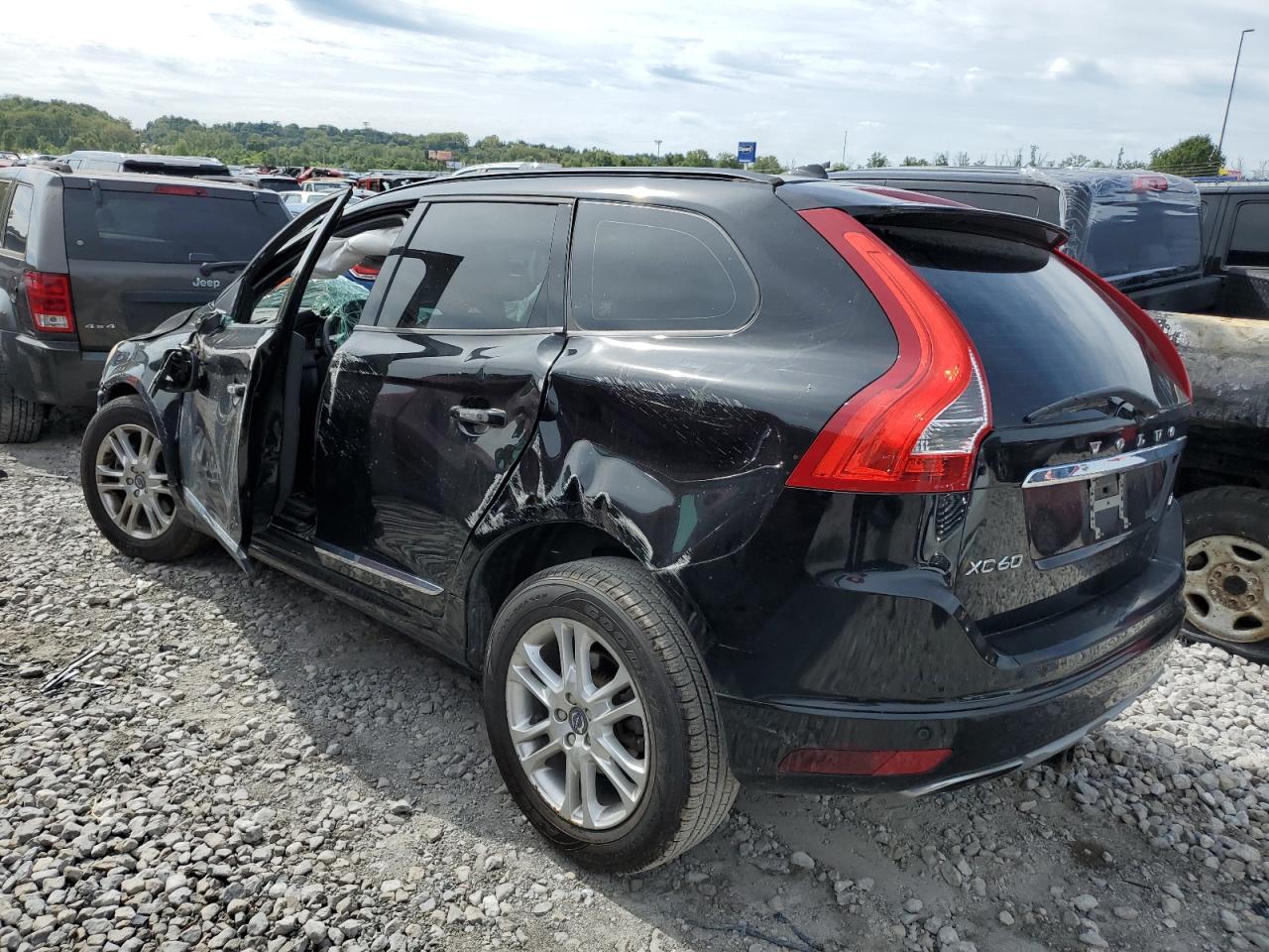 Lot #2960206089 2016 VOLVO XC60 T5