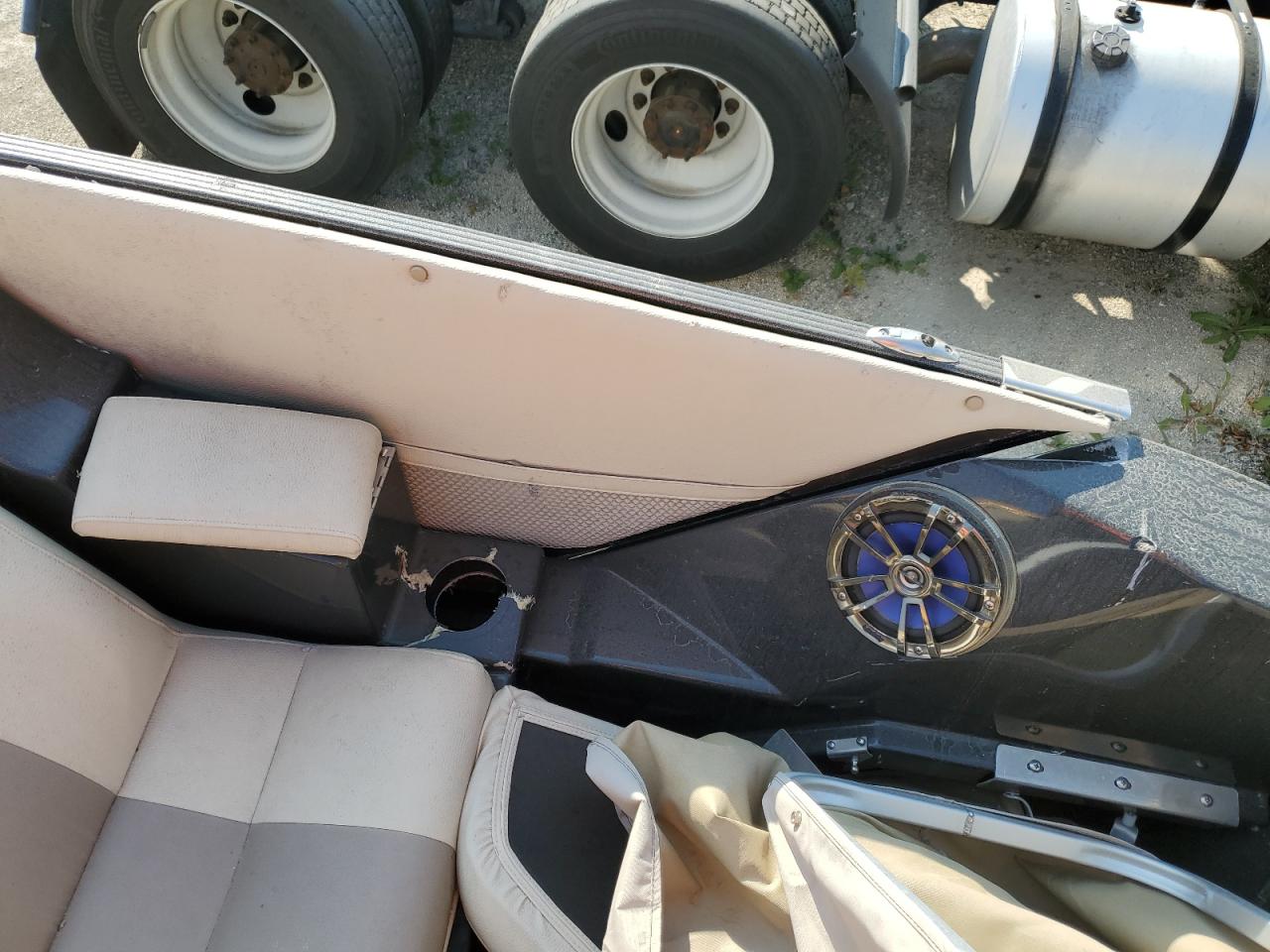 Lot #3311740758 2014 CREST-MAURELL PRODUCTS VESSEL