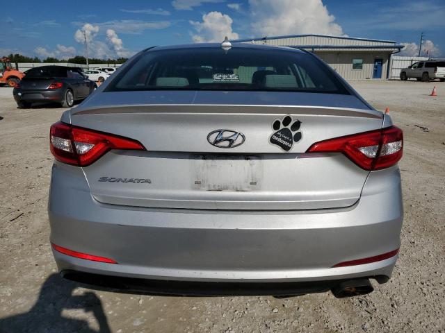 VIN 5NPE24AF6HH580881 2017 Hyundai Sonata, SE no.6