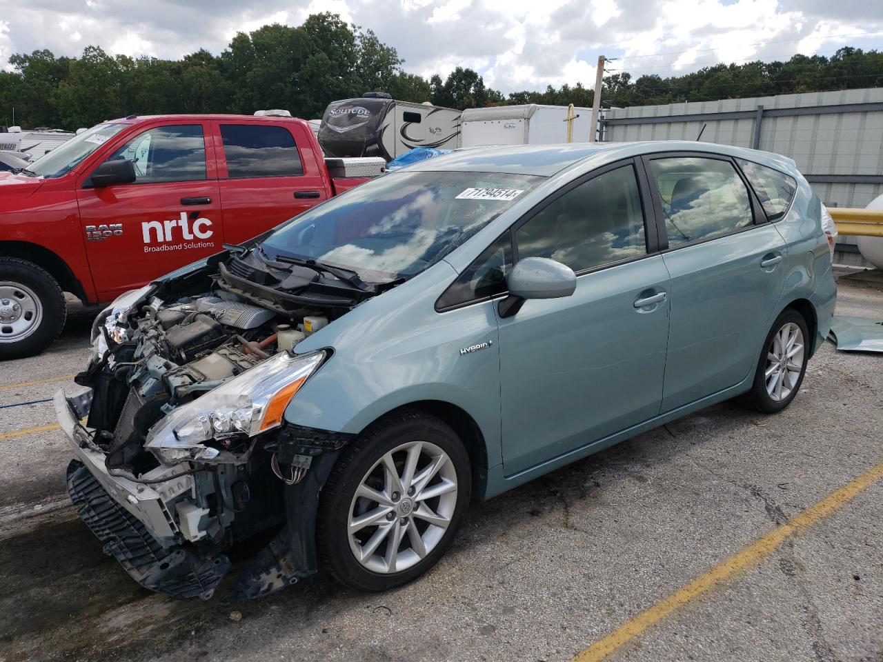 Lot #2843374637 2014 TOYOTA PRIUS V