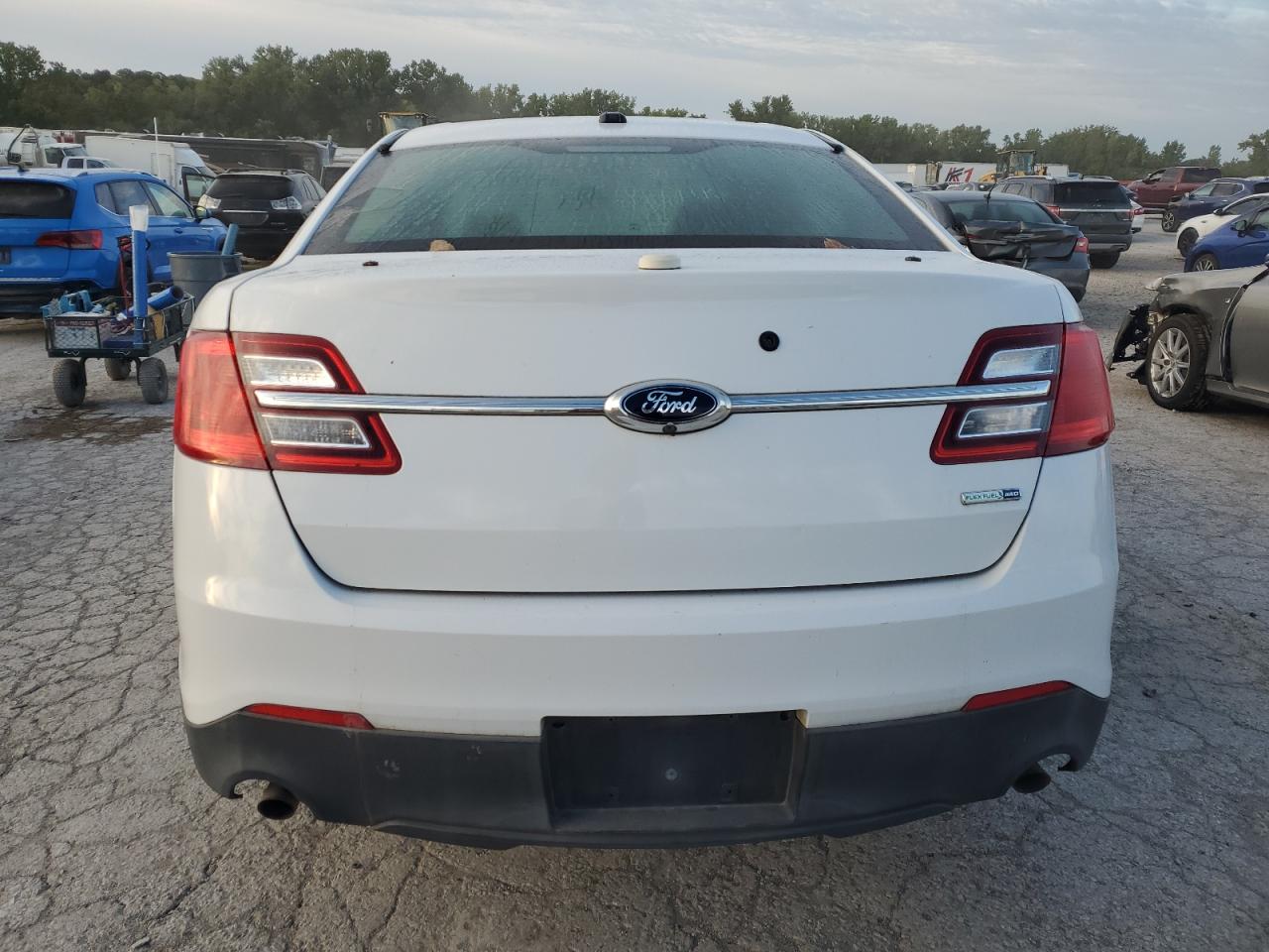 Lot #2809342921 2015 FORD TAURUS POL