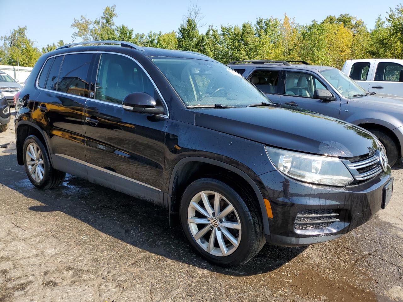 Lot #2842545923 2017 VOLKSWAGEN TIGUAN WOL