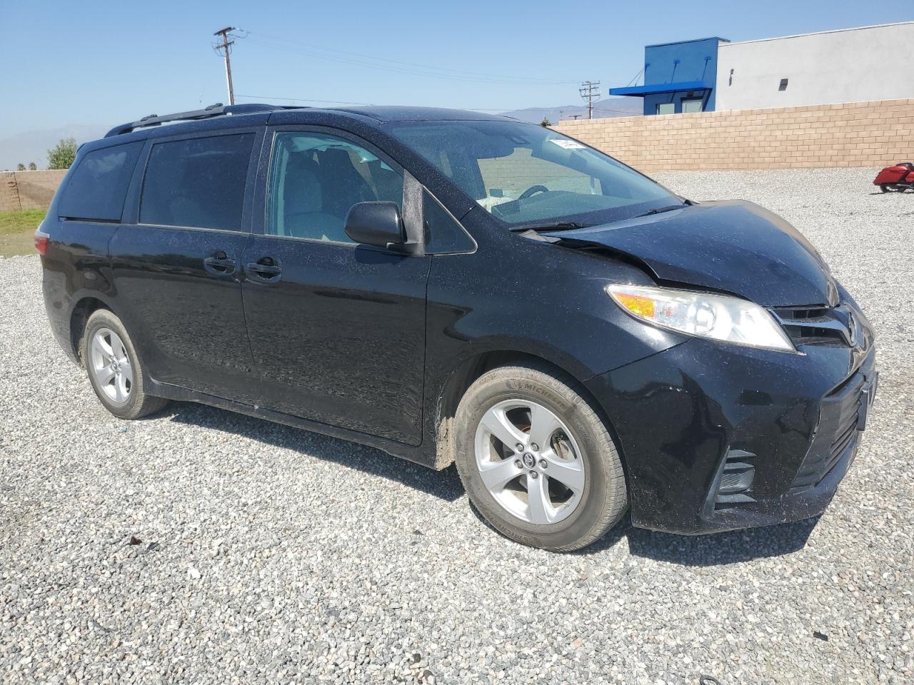 Lot #2986646144 2020 TOYOTA SIENNA LE