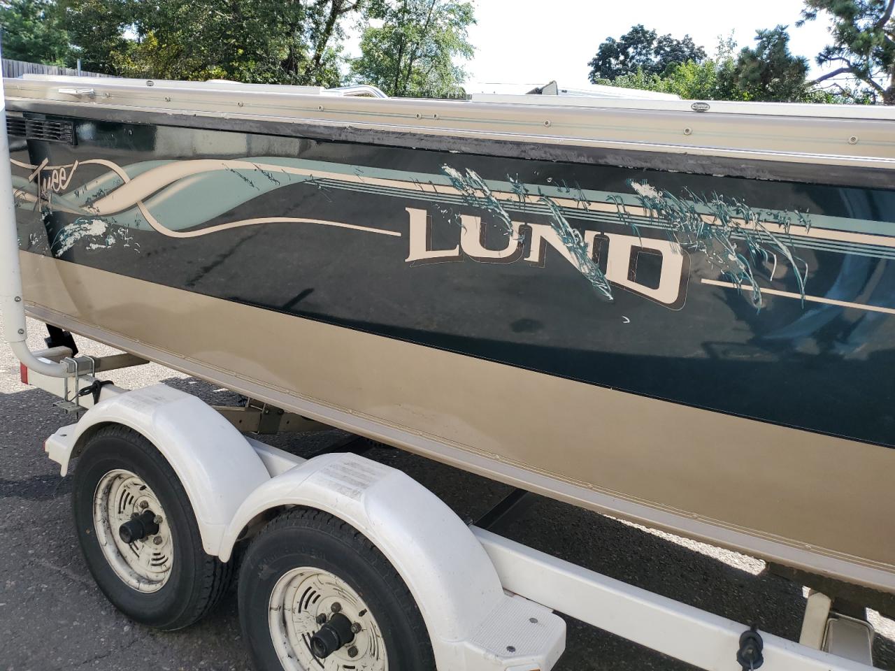 Lot #2904851122 2000 LUND BOAT