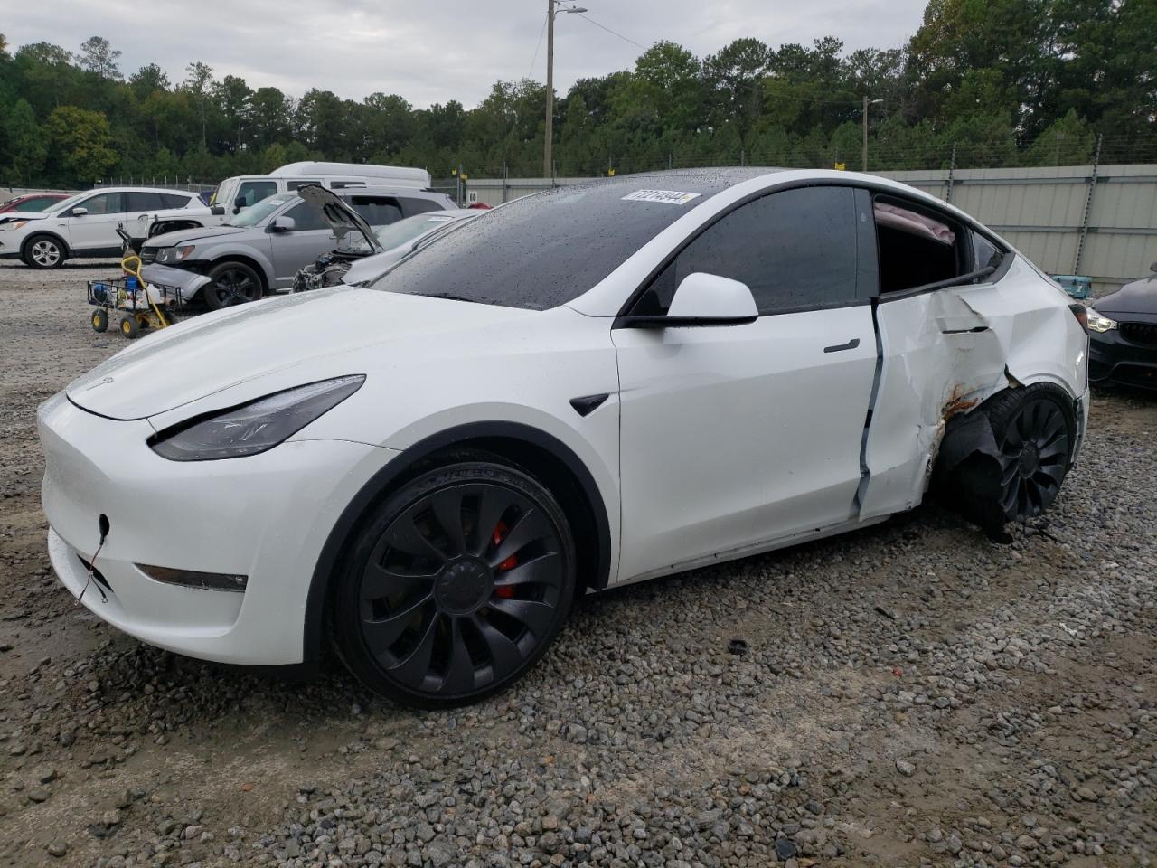 Tesla Model Y 2024 