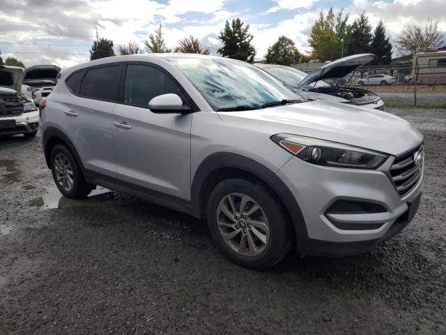 VIN KM8J2CA4XJU624895 2018 Hyundai Tucson, SE no.4