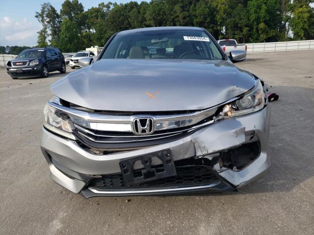 VIN 1HGCR2F32HA302932 2017 Honda Accord, LX no.5