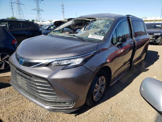 TOYOTA SIENNA LE 2021 gray  hybrid engine 5TDKRKEC5MS071663 photo #1