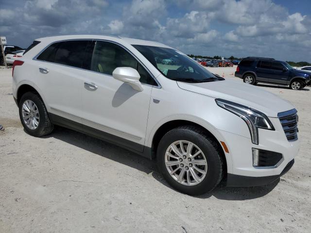 VIN 1GYKNARS1KZ101013 2019 Cadillac XT5 no.4