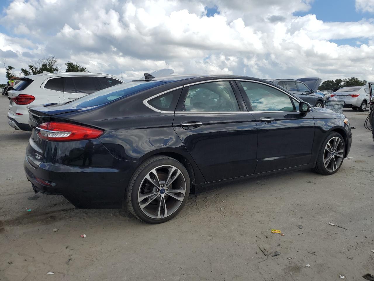 Lot #2857050028 2019 FORD FUSION TIT