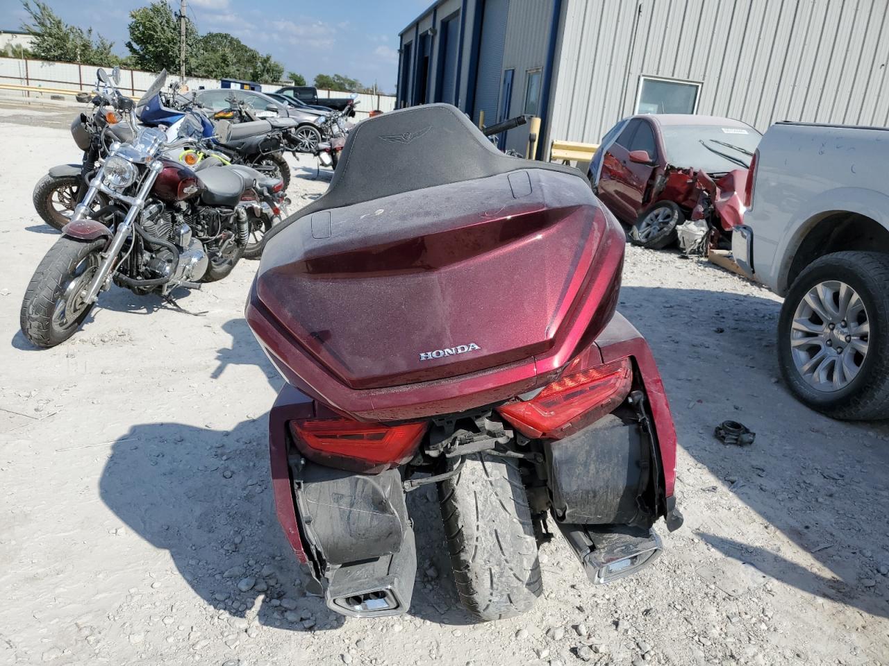 Lot #2943186447 2023 HONDA GL1800