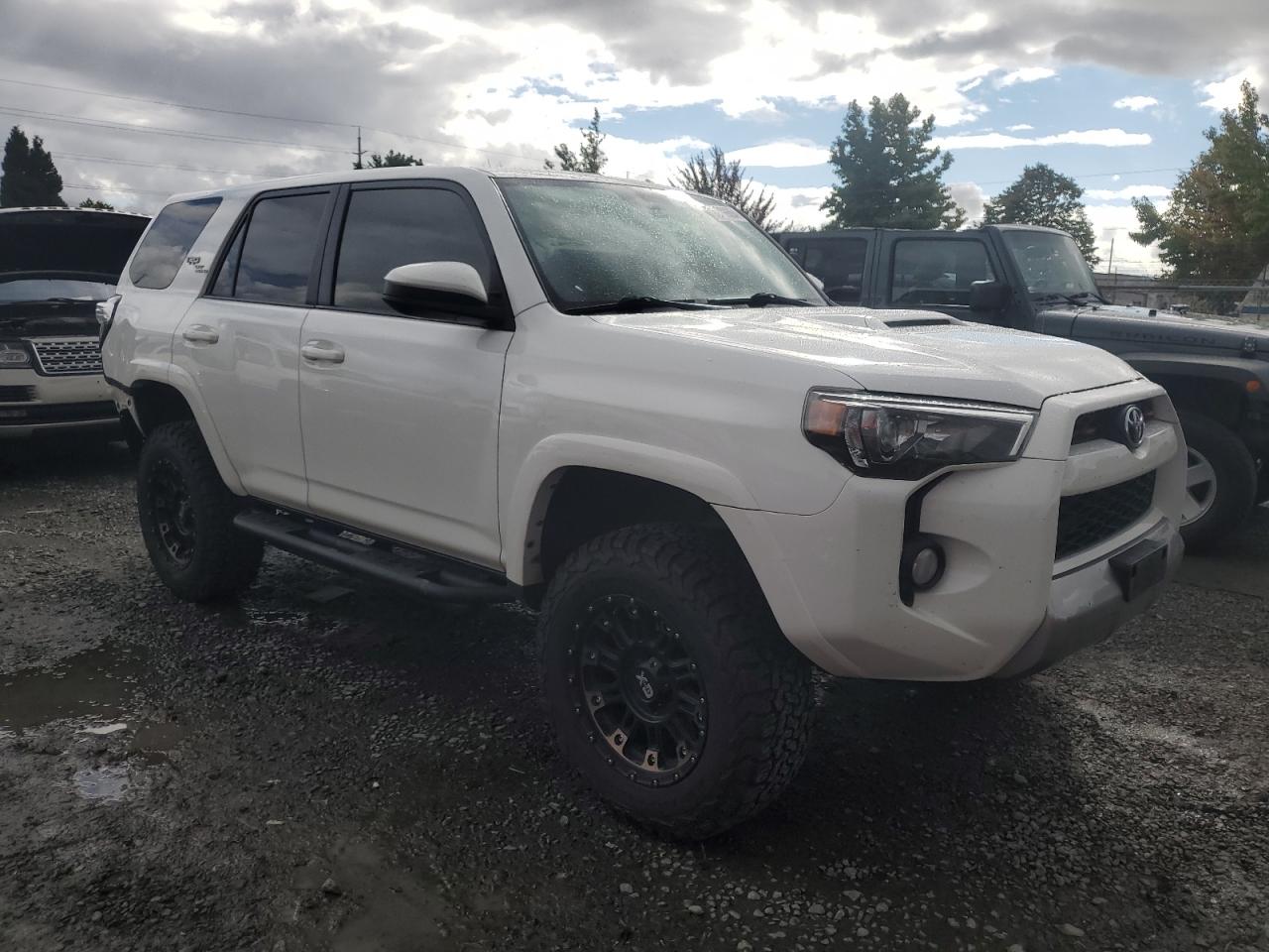 Lot #2891121167 2017 TOYOTA 4RUNNER SR