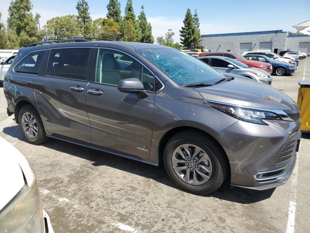 VIN 5TDYRKEC2MS002018 2021 Toyota Sienna, Xle no.4