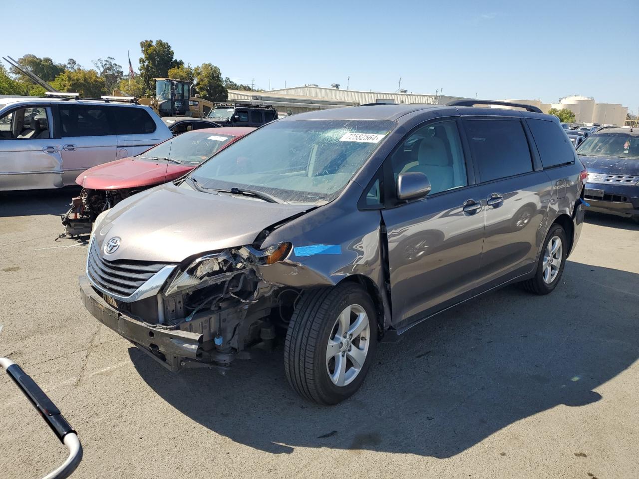 TOYOTA SIENNA LE