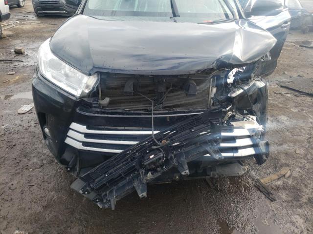 VIN 5TDJZRFHXJS533838 2018 Toyota Highlander, SE no.11