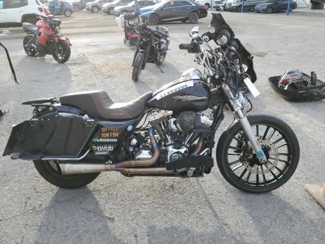2011 HARLEY-DAVIDSON FLHX - 1HD1KB415BB616019