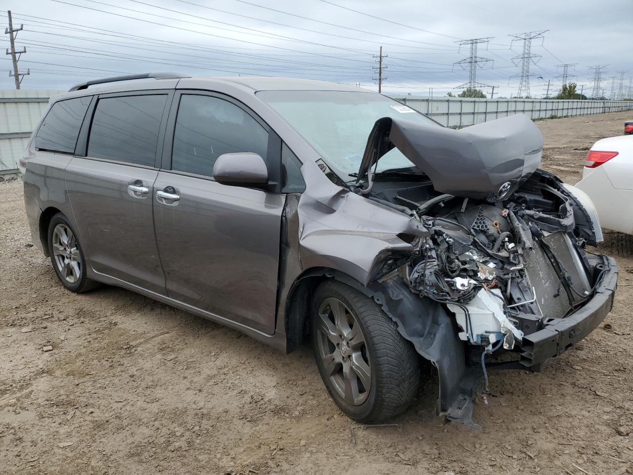 Lot #2974509439 2017 TOYOTA SIENNA SE